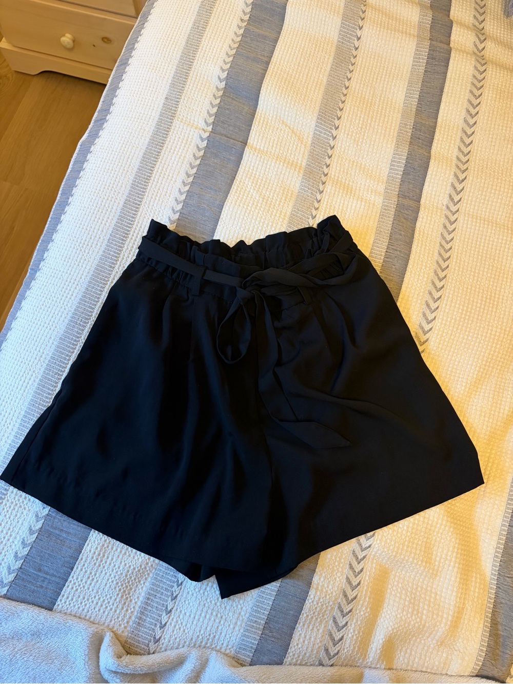 H&M Black Paperbag Tie-Waist Women's Shorts